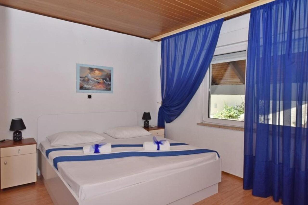 Apartment Rene Omiš Exterior foto