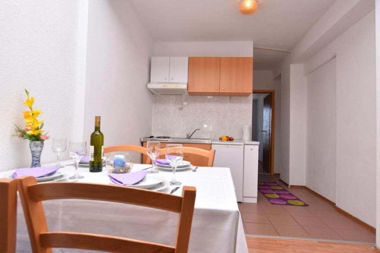 Apartment Rene Omiš Exterior foto