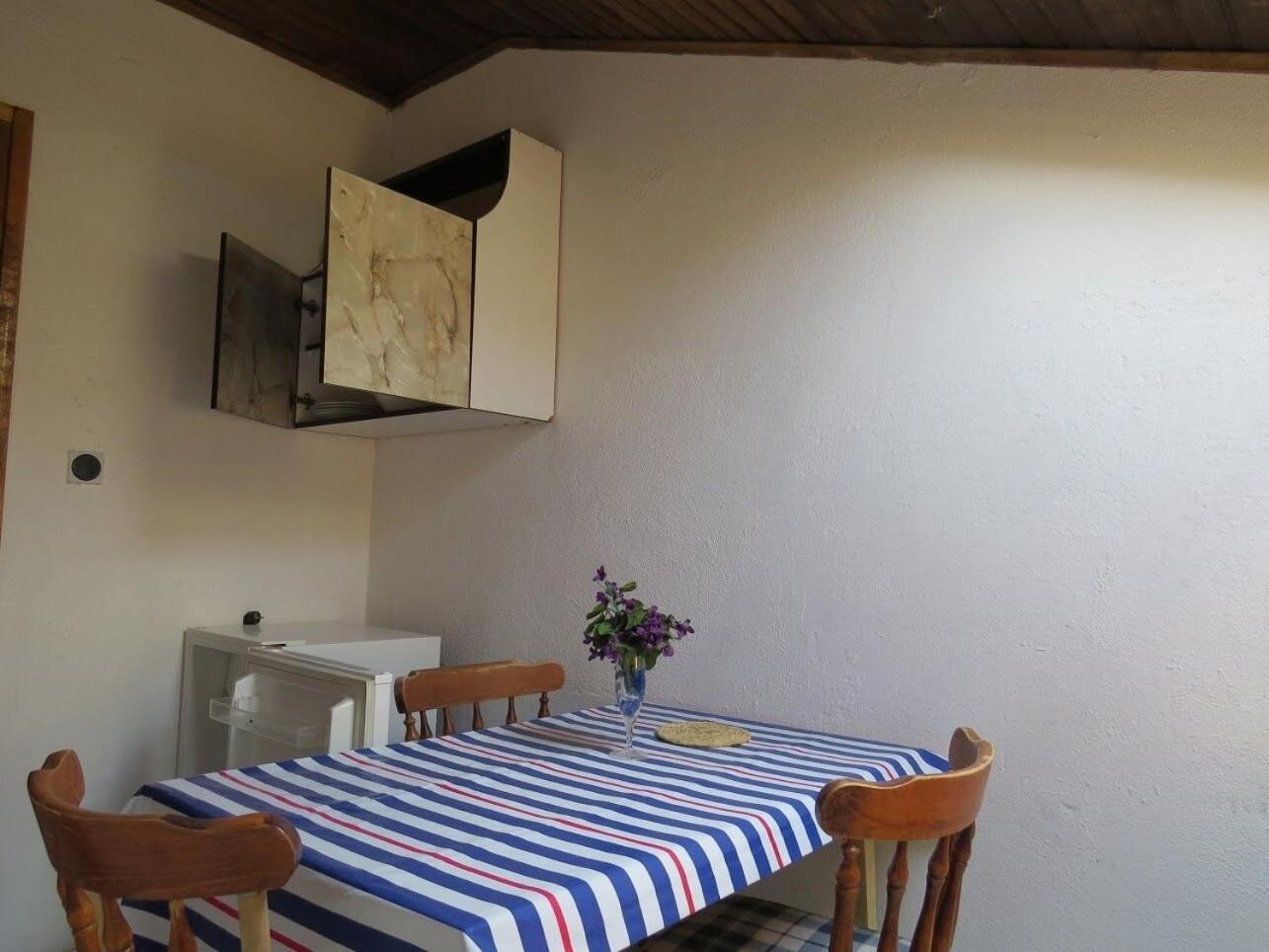 Apartment Rene Omiš Exterior foto