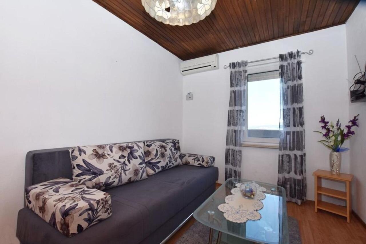 Apartment Rene Omiš Exterior foto